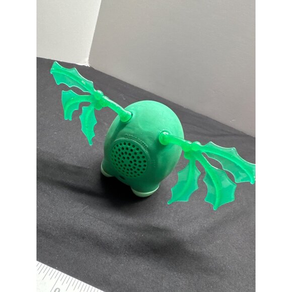 Windzie Christmas Cheer Mistletoe Interactive Singing Green Toy With Wings - Picture 2 of 4